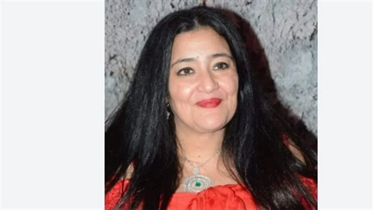 إنجاز تاريخي.. شاليمار شربتلي أول فنانة عربية تتربع على صالون الخريف الفرنسي